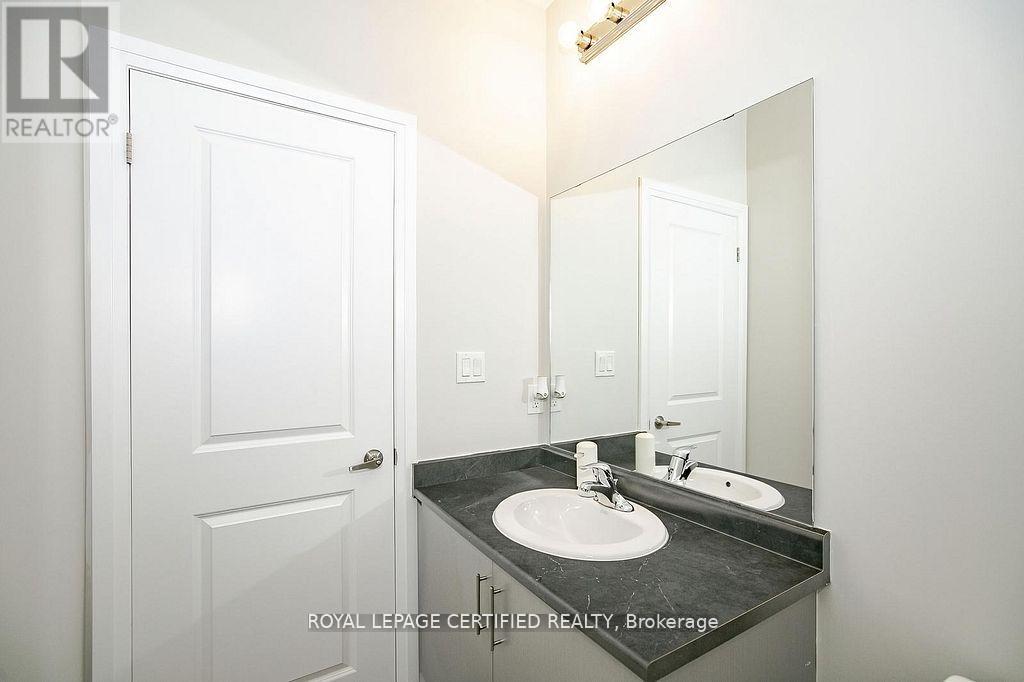 32 Dalbeattie Drive, Brampton, Ontario  L6Y 6H6 - Photo 22 - W12487578