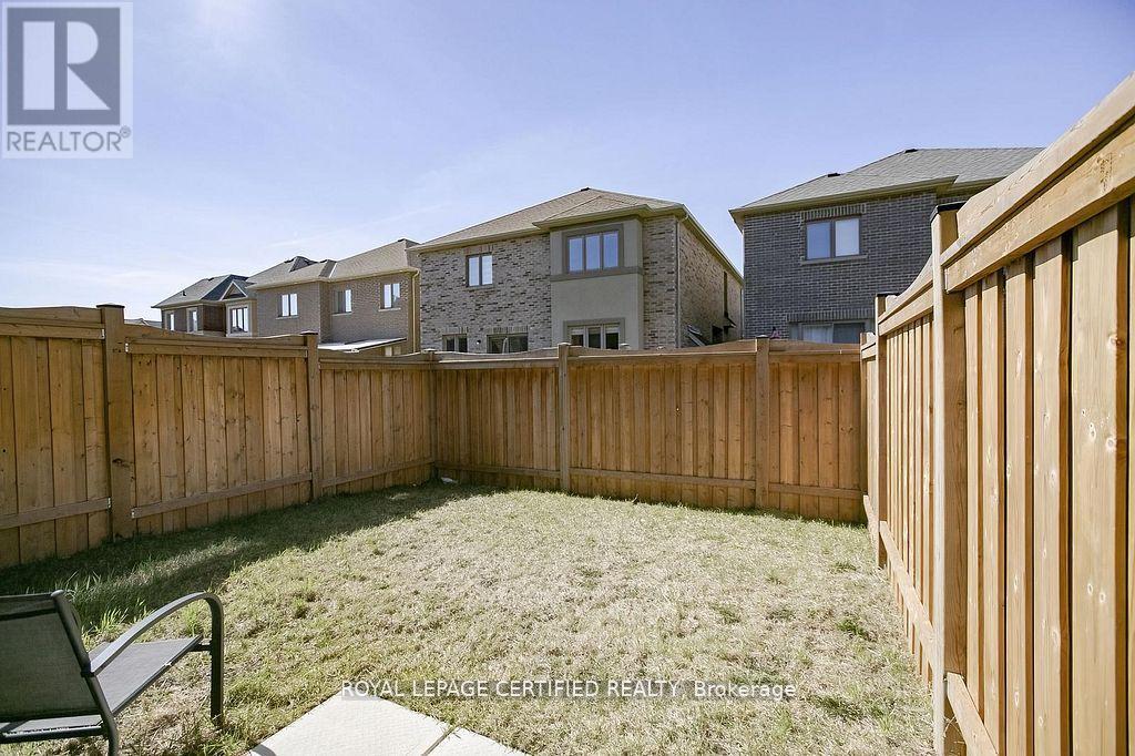 32 Dalbeattie Drive, Brampton, Ontario  L6Y 6H6 - Photo 40 - W12487578