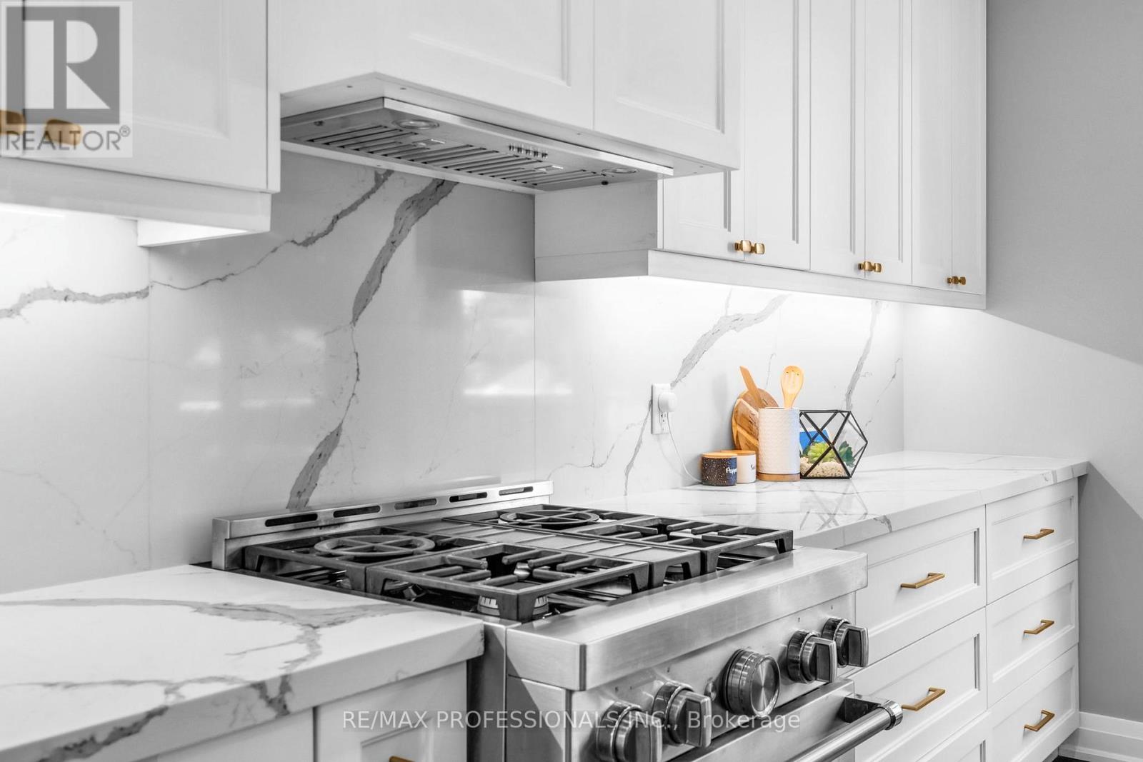 11 Odessa Avenue, Toronto, Ontario  M9C 4J7 - Photo 14 - W12487585