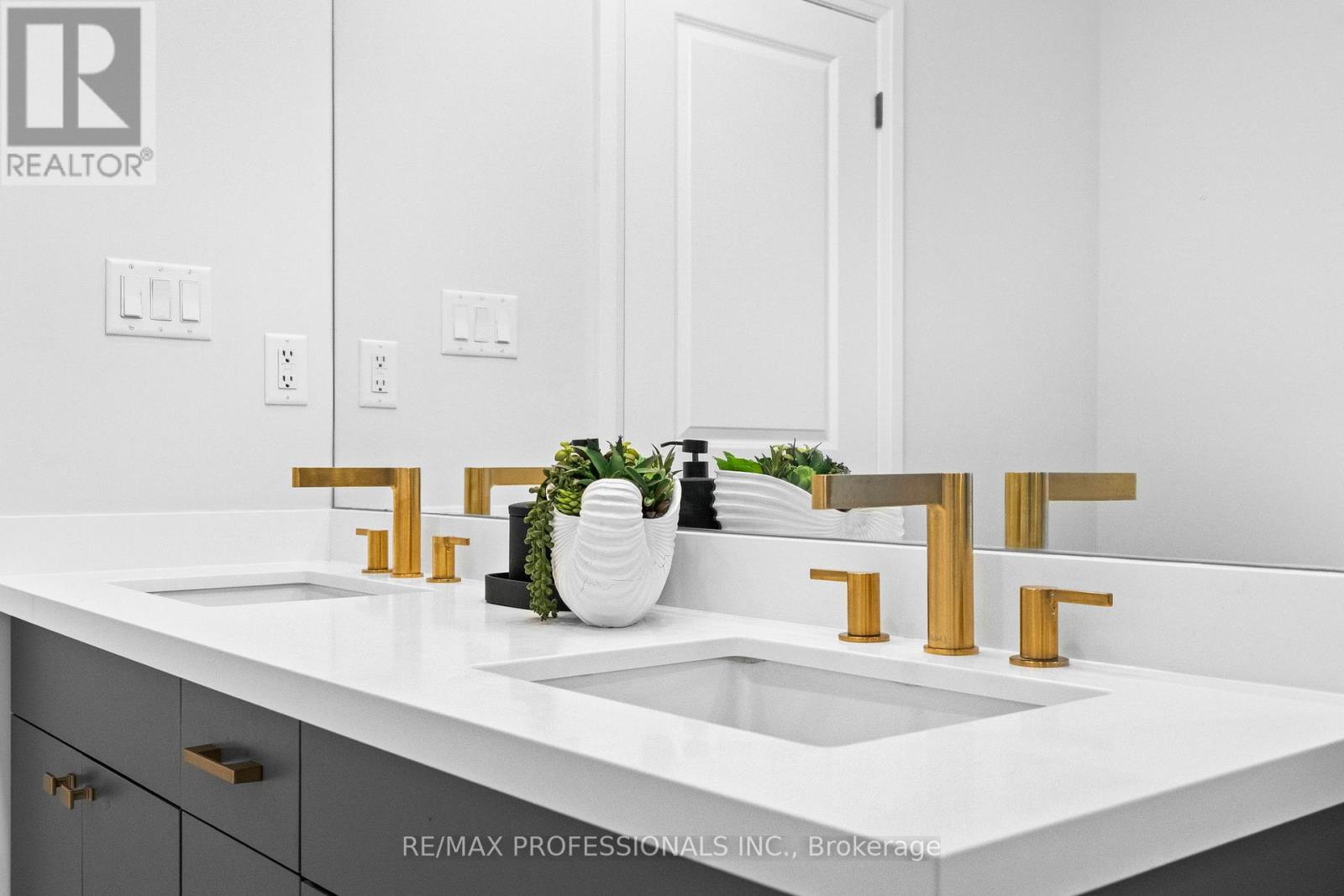 11 Odessa Avenue, Toronto, Ontario  M9C 4J7 - Photo 31 - W12487585