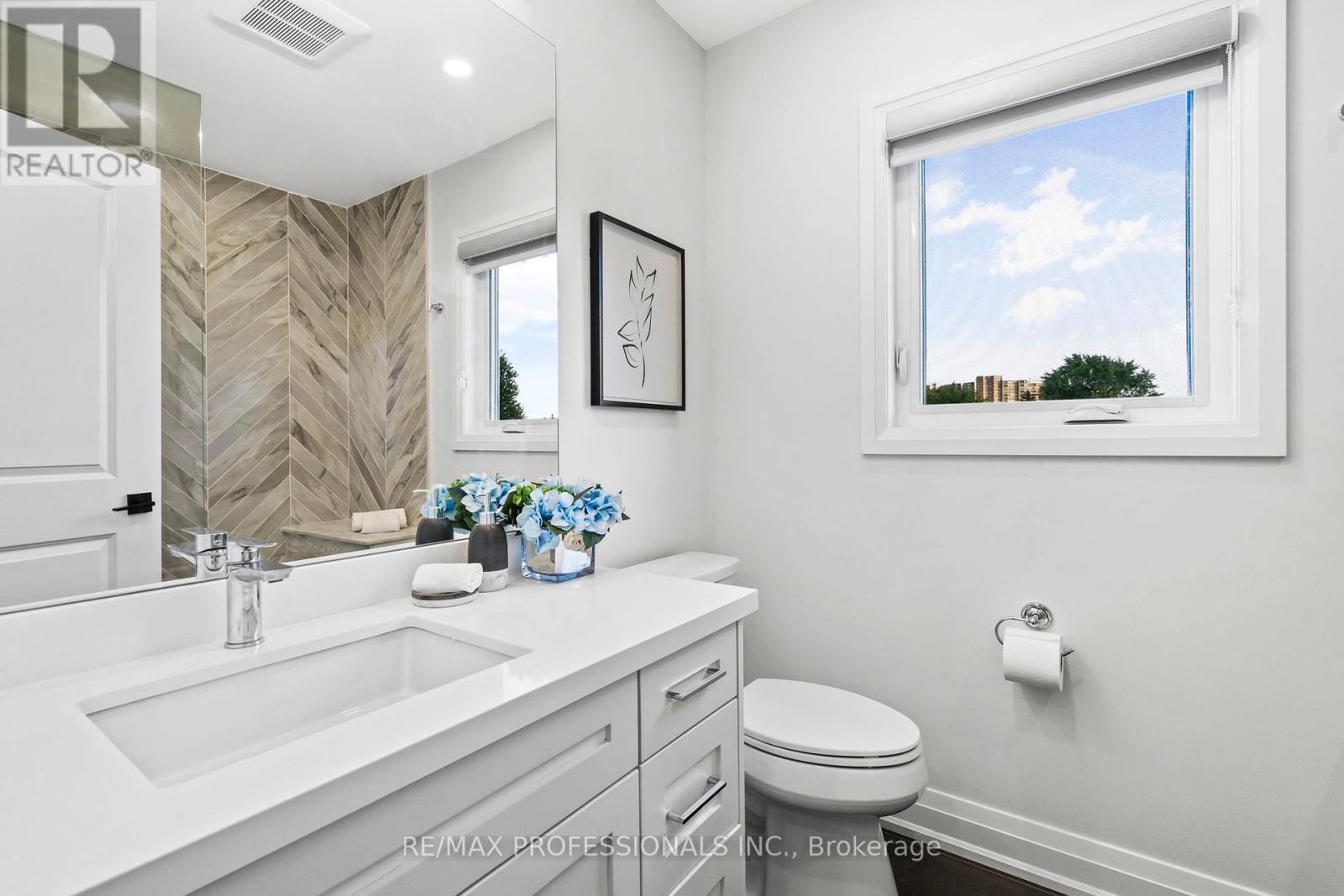 11 Odessa Avenue, Toronto, Ontario  M9C 4J7 - Photo 38 - W12487585