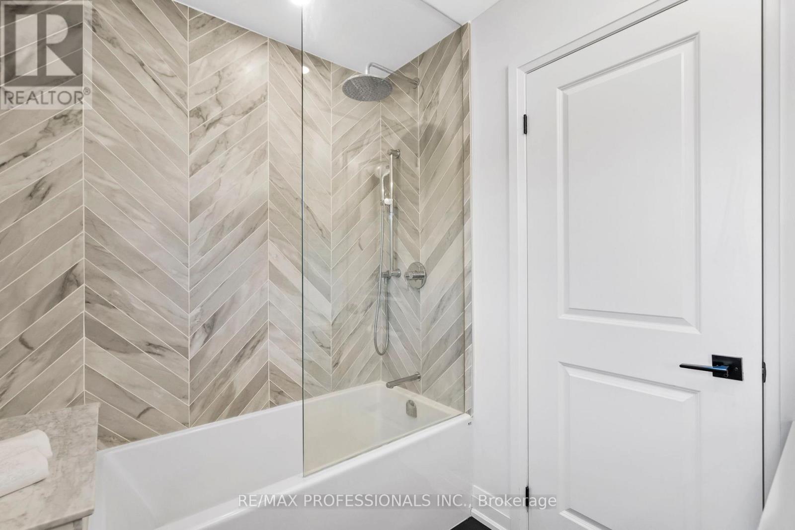 11 Odessa Avenue, Toronto, Ontario  M9C 4J7 - Photo 39 - W12487585