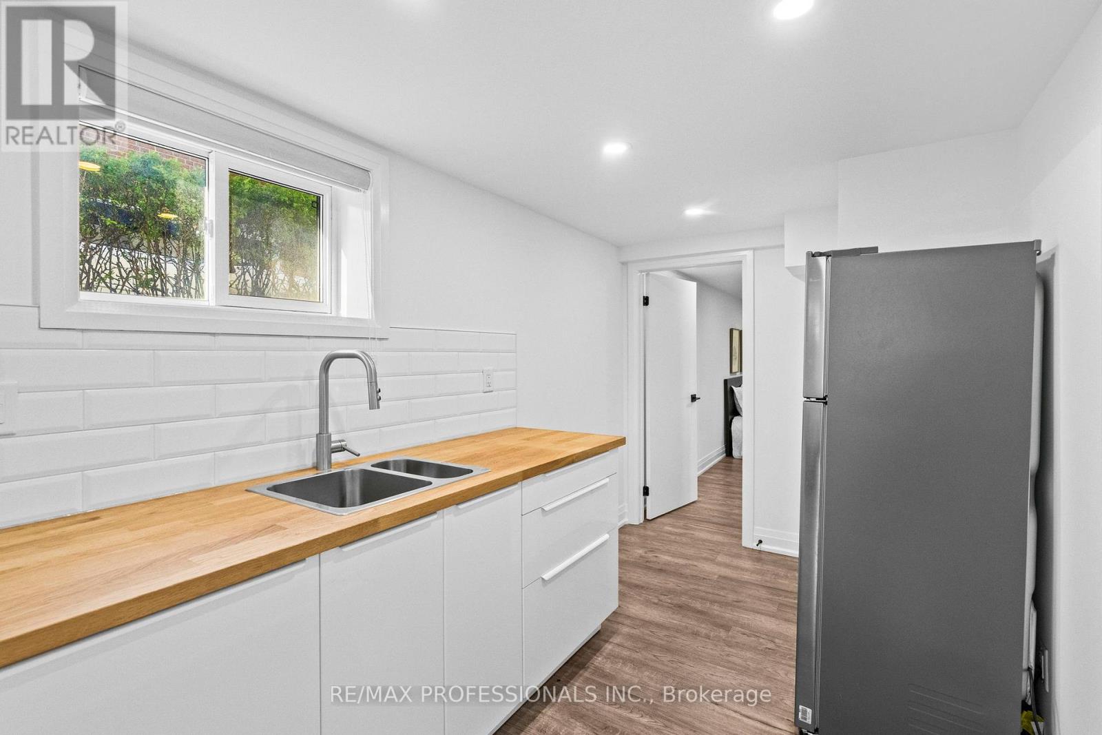 11 Odessa Avenue, Toronto, Ontario  M9C 4J7 - Photo 43 - W12487585