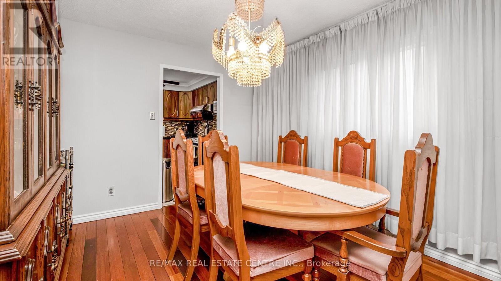 4489 Weymouth Commons Crescent, Mississauga, Ontario  L5R 1P5 - Photo 12 - W12487600