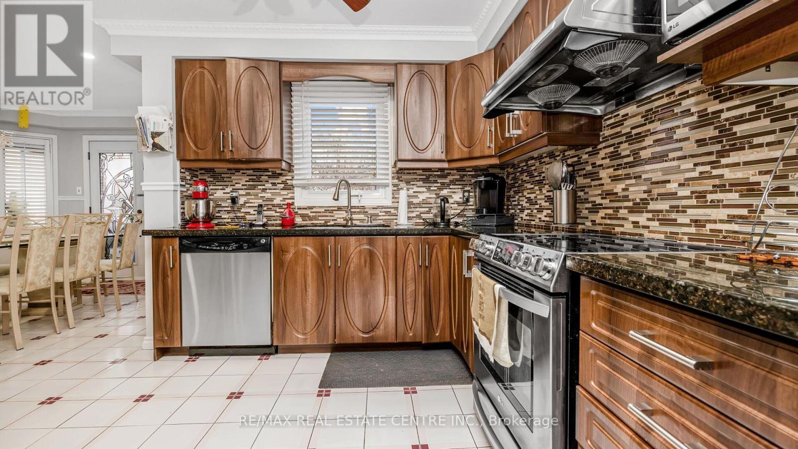 4489 Weymouth Commons Crescent, Mississauga, Ontario  L5R 1P5 - Photo 14 - W12487600