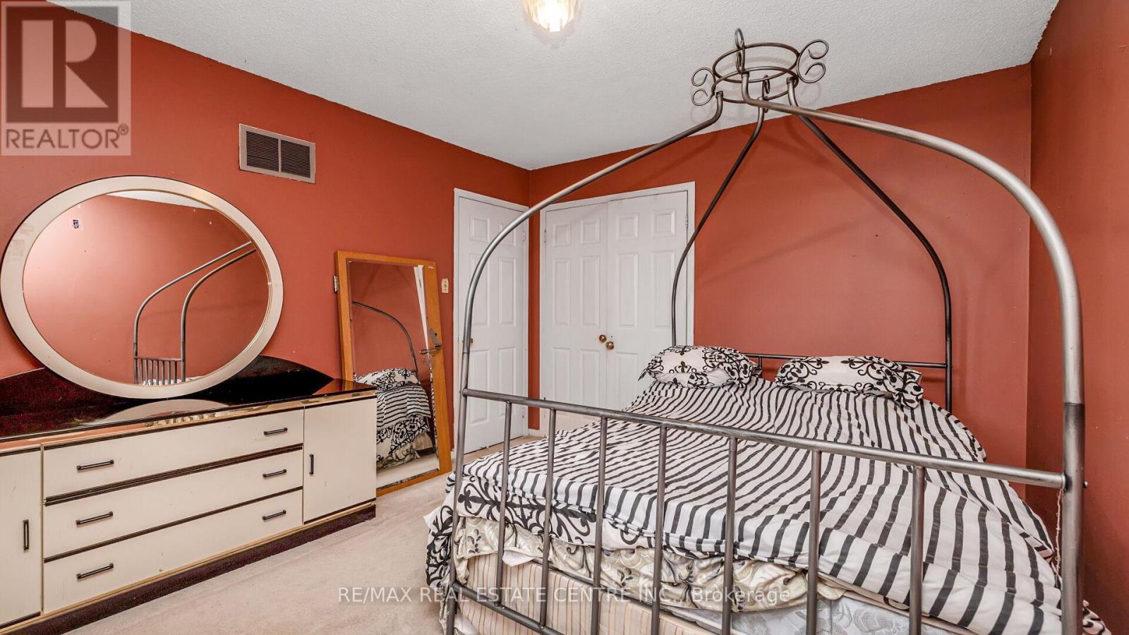 4489 Weymouth Commons Crescent, Mississauga, Ontario  L5R 1P5 - Photo 30 - W12487600