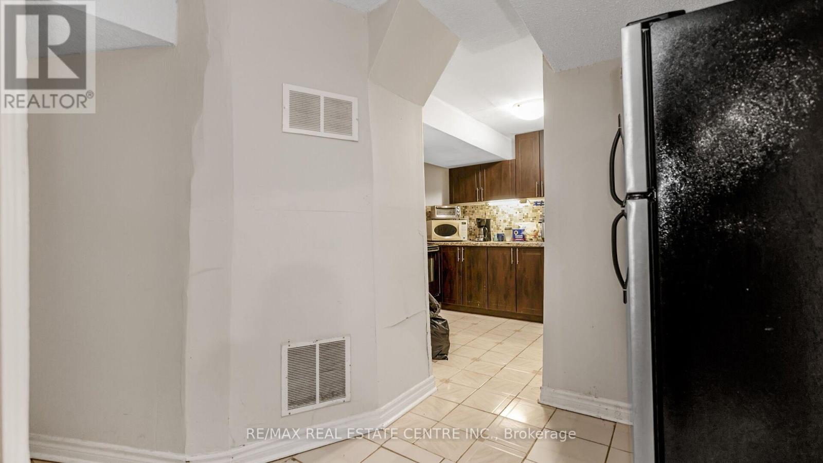 4489 Weymouth Commons Crescent, Mississauga, Ontario  L5R 1P5 - Photo 45 - W12487600