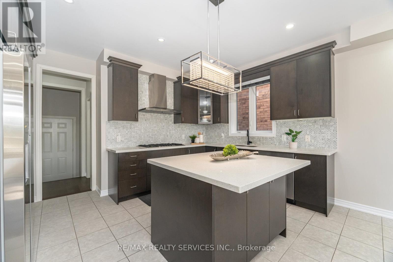 42 Deer Ridge Trail, Caledon, Ontario  L7C 3Z6 - Photo 18 - W12487609