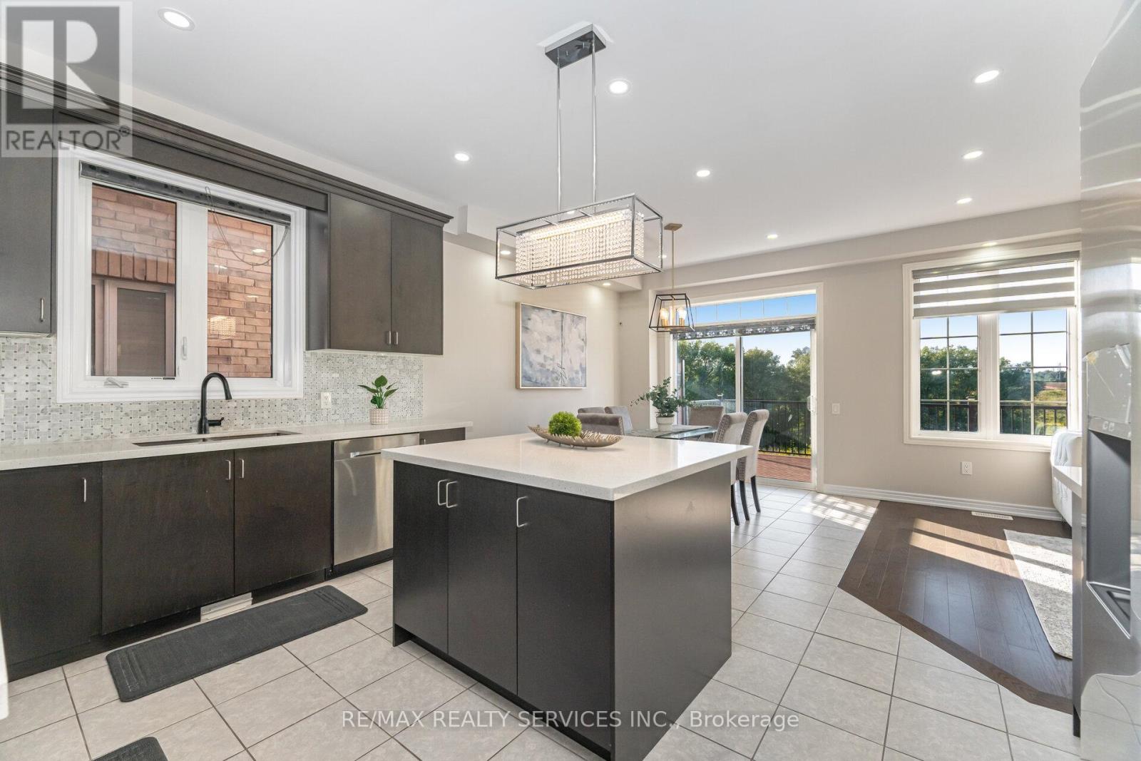 42 Deer Ridge Trail, Caledon, Ontario  L7C 3Z6 - Photo 19 - W12487609