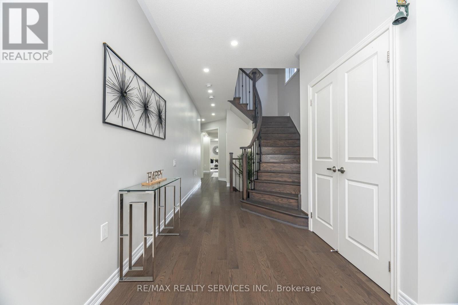 42 Deer Ridge Trail, Caledon, Ontario  L7C 3Z6 - Photo 7 - W12487609