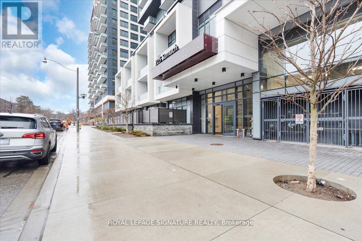 2509 - 225 SUMACH STREET, Toronto, Ontario