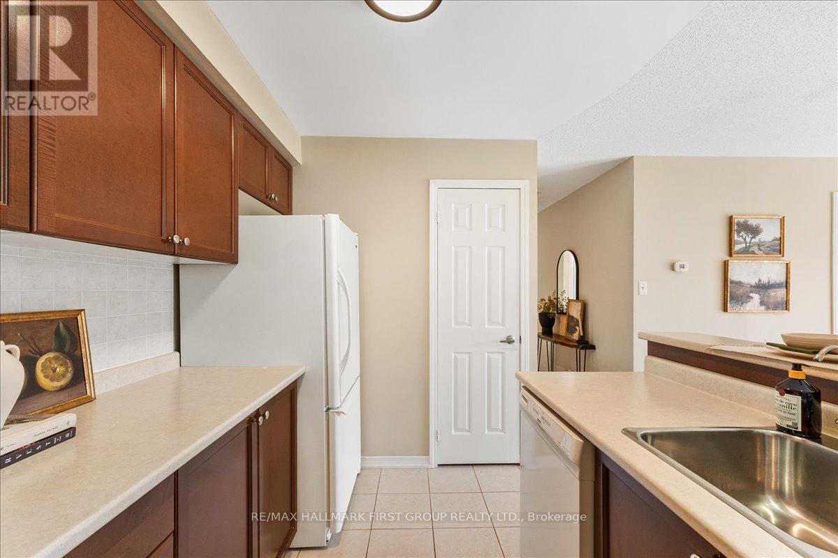 204 - 132 Aspen Springs Drive, Clarington, Ontario L1C 0H1 - Photo 11 - E12487684