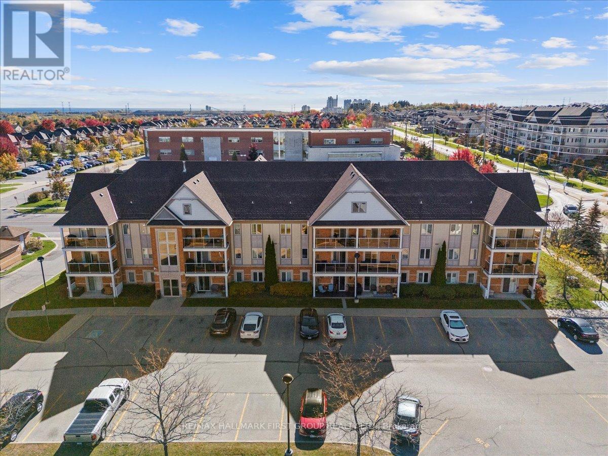 204 - 132 Aspen Springs Drive, Clarington, Ontario L1C 0H1 - Photo 3 - E12487684