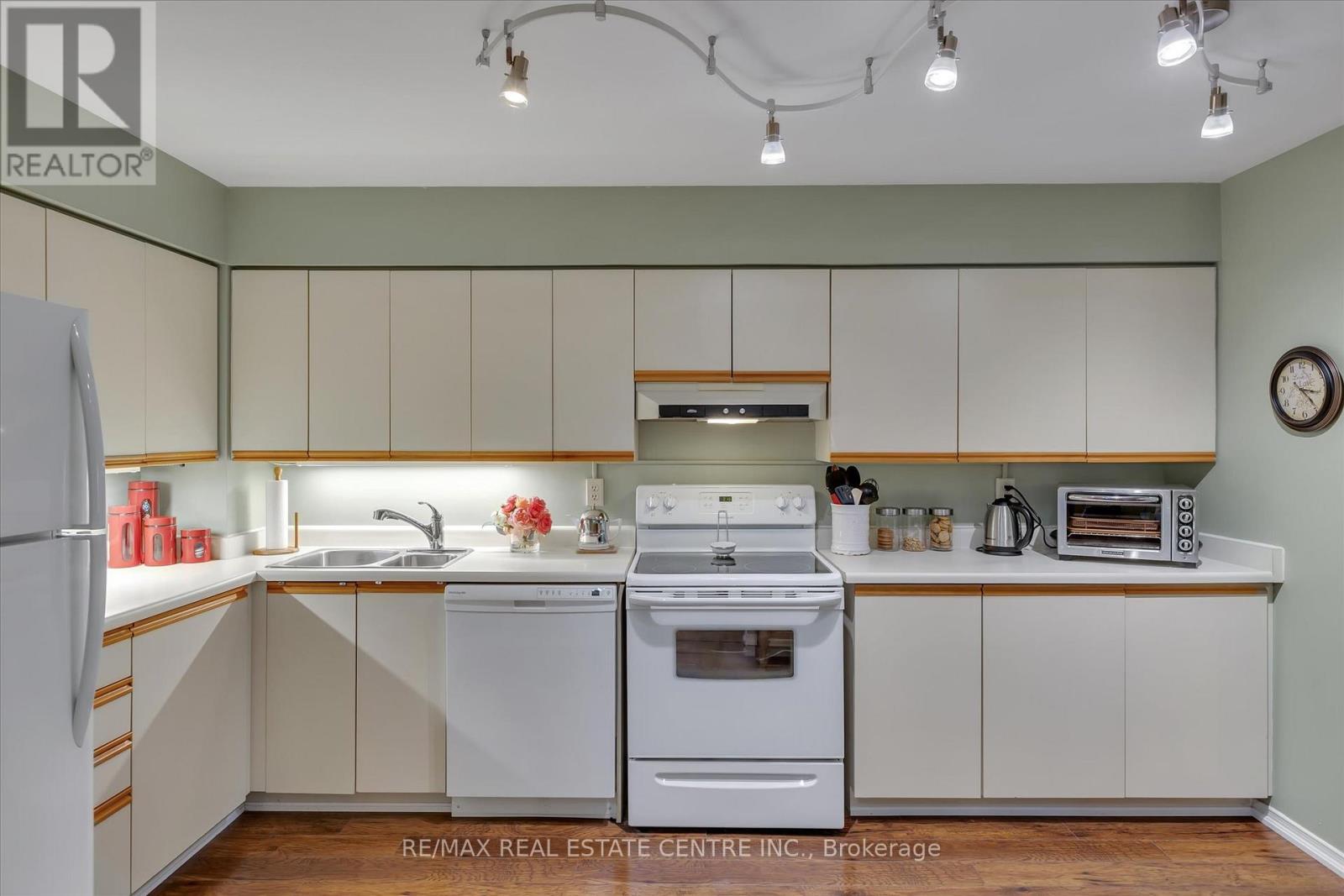 209 - 1111 Water Street, Peterborough, Ontario  K9H 3P7 - Photo 4 - X12487530