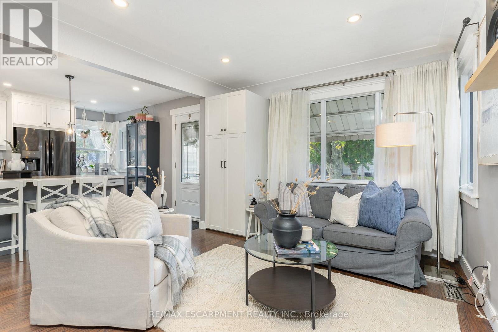 55 East 44th Street, Hamilton, Ontario  L8T 3G8 - Photo 11 - X12487575