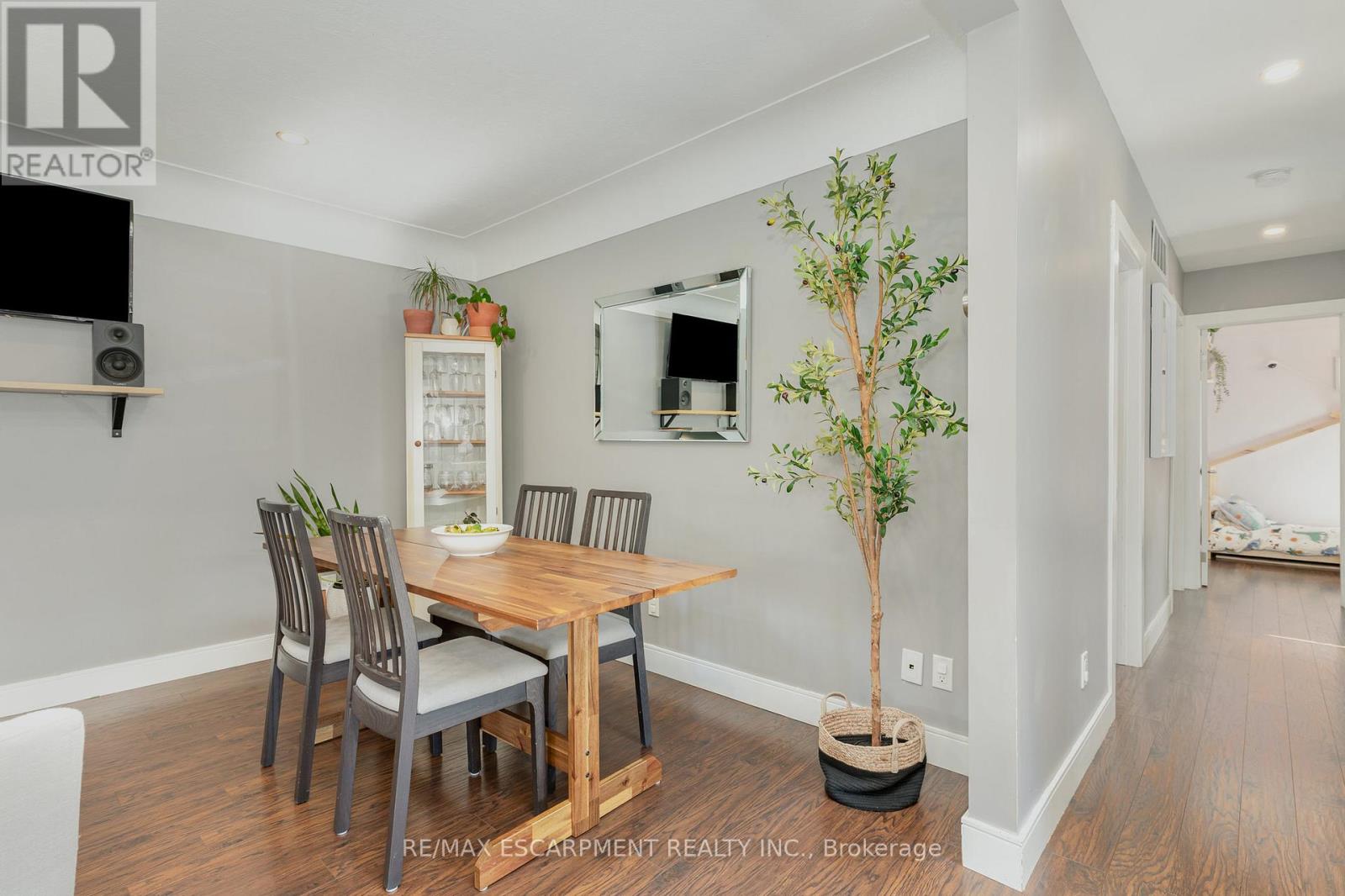 55 East 44th Street, Hamilton, Ontario  L8T 3G8 - Photo 14 - X12487575