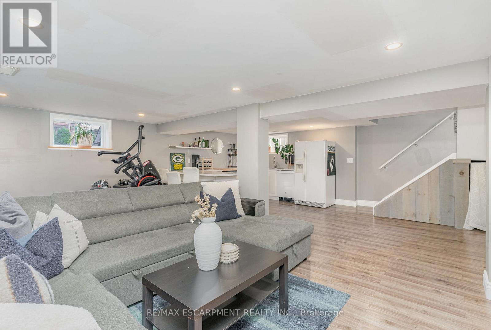 55 East 44th Street, Hamilton, Ontario  L8T 3G8 - Photo 24 - X12487575