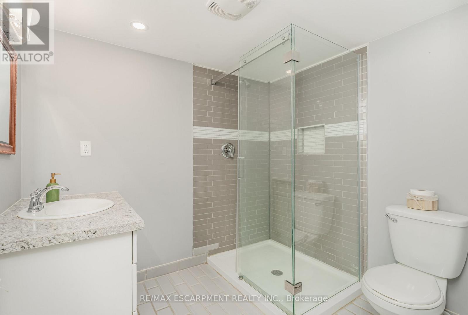 55 East 44th Street, Hamilton, Ontario  L8T 3G8 - Photo 30 - X12487575