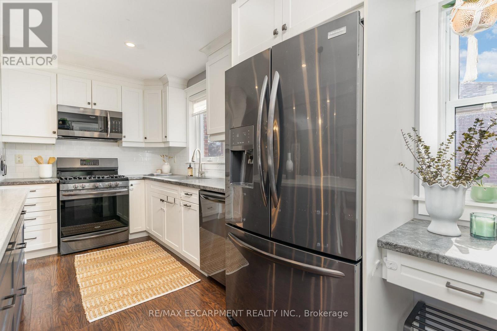 55 East 44th Street, Hamilton, Ontario  L8T 3G8 - Photo 4 - X12487575