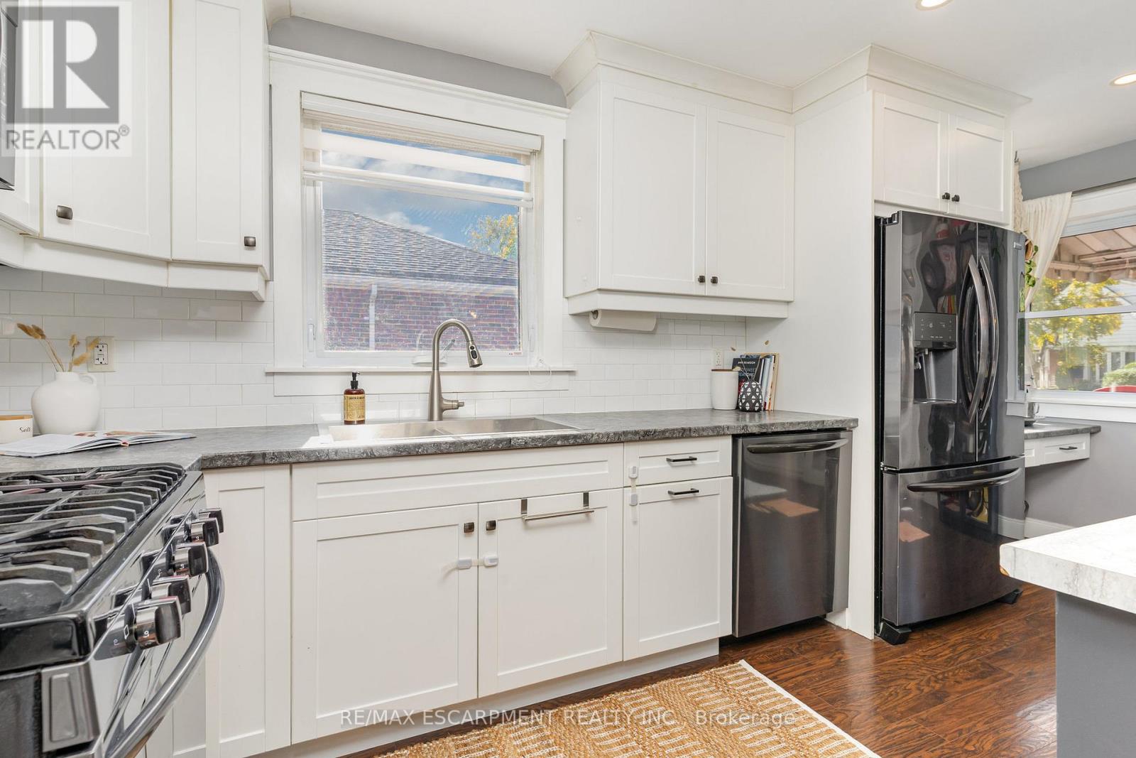 55 East 44th Street, Hamilton, Ontario  L8T 3G8 - Photo 5 - X12487575