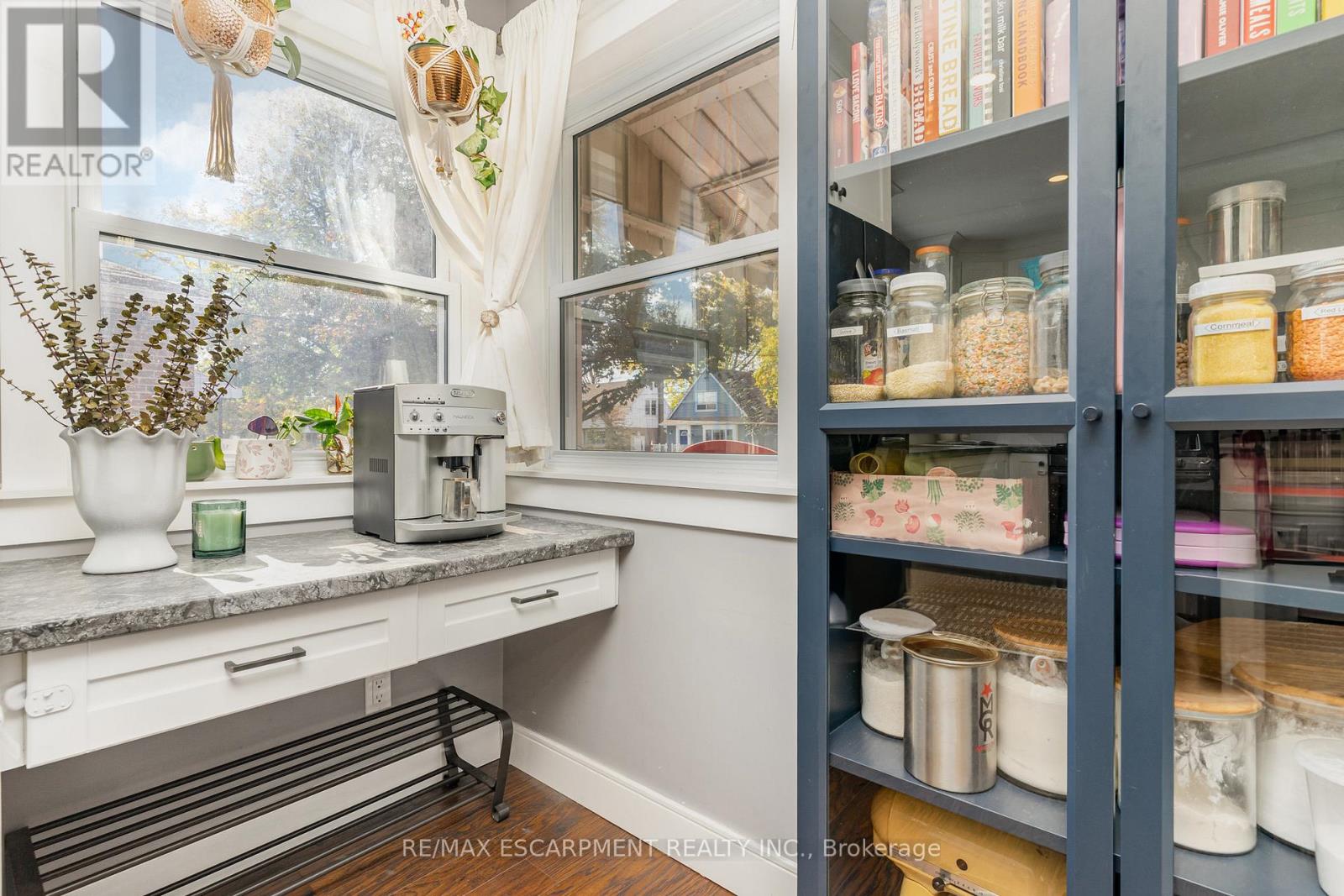 55 East 44th Street, Hamilton, Ontario  L8T 3G8 - Photo 7 - X12487575