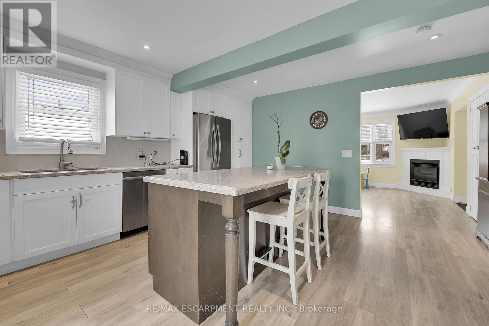 62 Knoll Street, Port Colborne, Ontario  L3K 5A6 - Photo 5 - X12487582