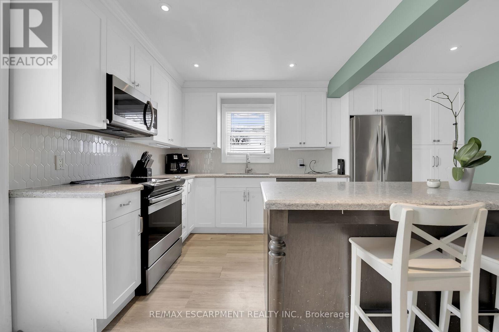 62 Knoll Street, Port Colborne, Ontario  L3K 5A6 - Photo 6 - X12487582