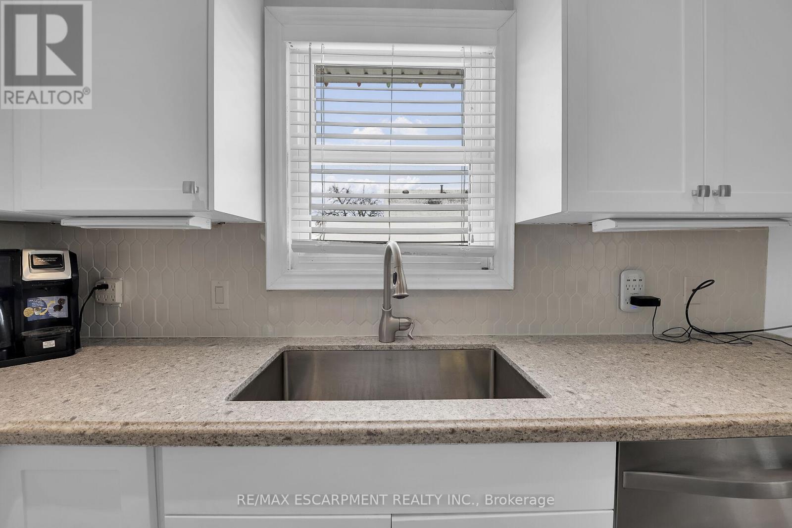 62 Knoll Street, Port Colborne, Ontario  L3K 5A6 - Photo 7 - X12487582