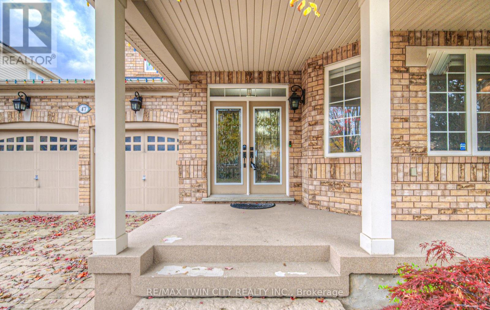 47 Dellgrove Circle, Cambridge, Ontario  N1T 2J9 - Photo 3 - X12487588