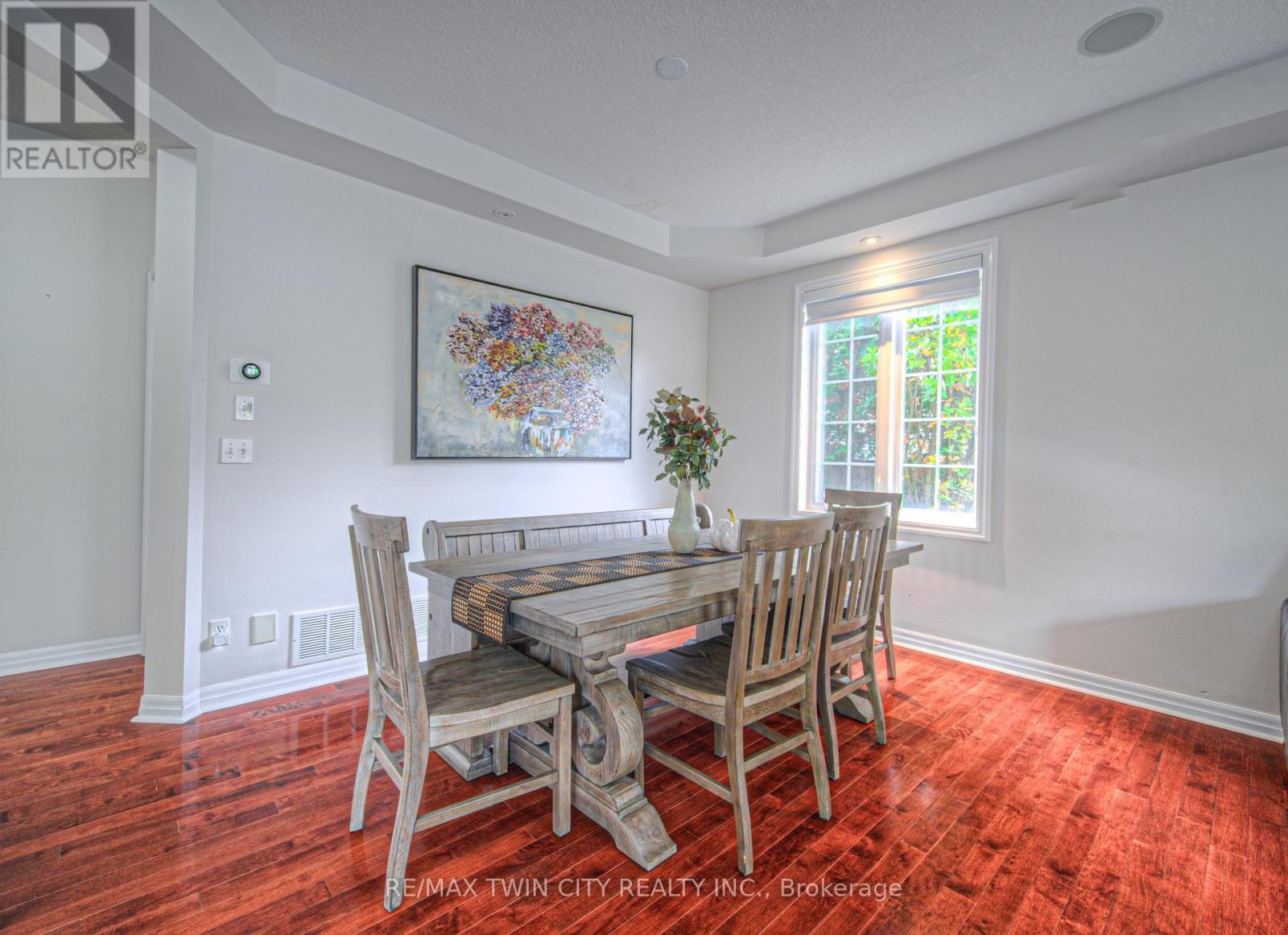 47 Dellgrove Circle, Cambridge, Ontario  N1T 2J9 - Photo 5 - X12487588