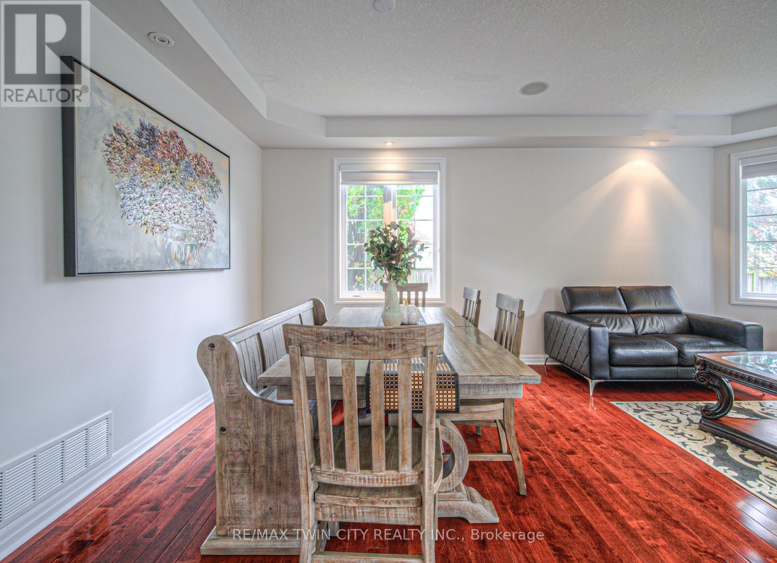 47 Dellgrove Circle, Cambridge, Ontario  N1T 2J9 - Photo 6 - X12487588