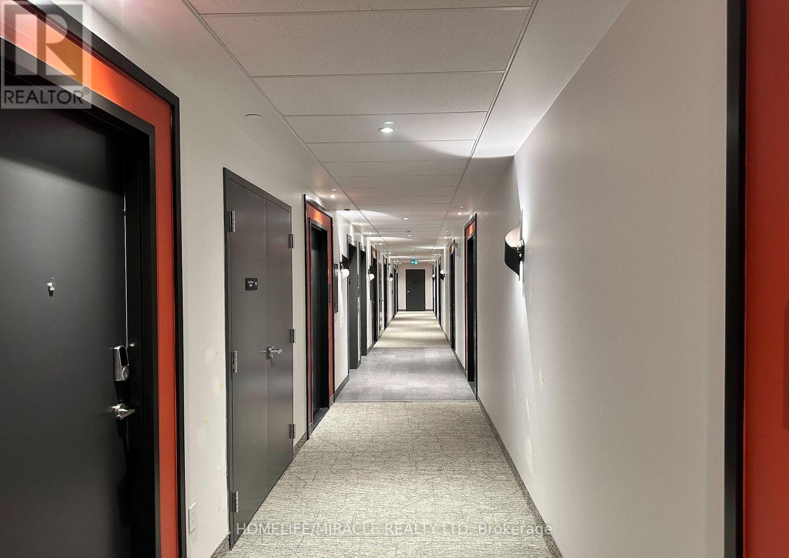 210 - 312 Erb Street W, Waterloo, Ontario  N2L 0K9 - Photo 2 - X12487593