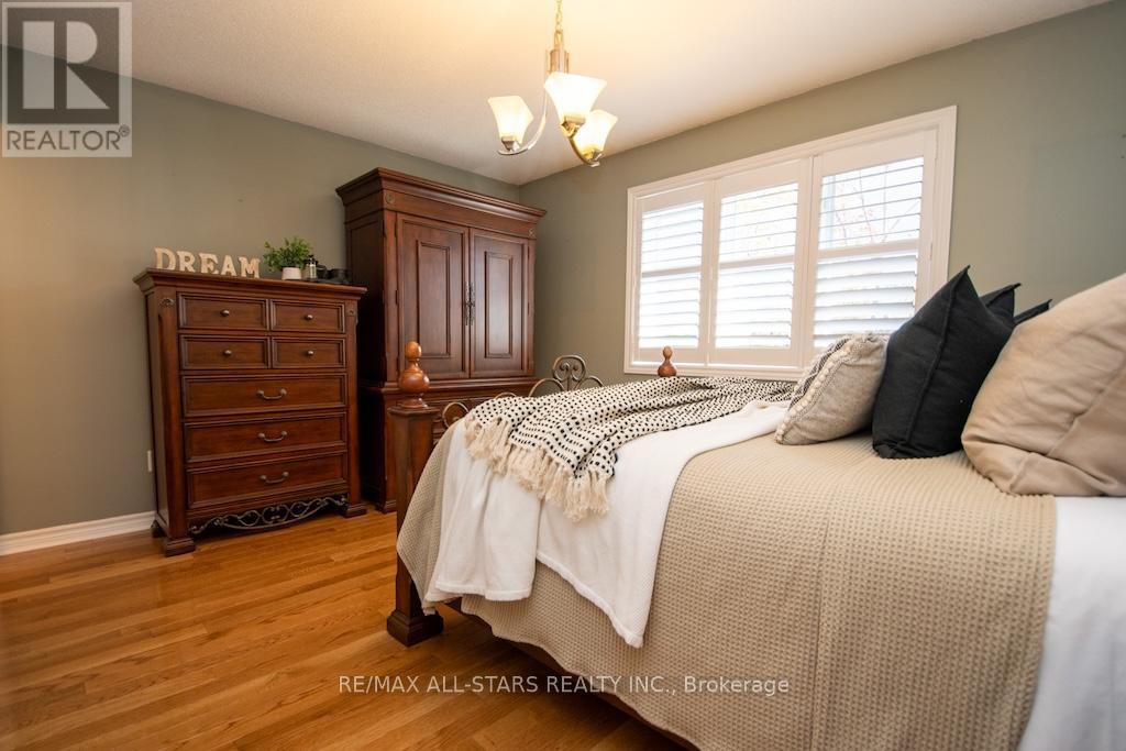 43 Thrushwood Trail, Kawartha Lakes (Lindsay), Ontario  K9V 0B2 - Photo 19 - X12487710