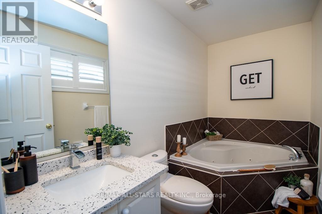 43 Thrushwood Trail, Kawartha Lakes (Lindsay), Ontario  K9V 0B2 - Photo 21 - X12487710