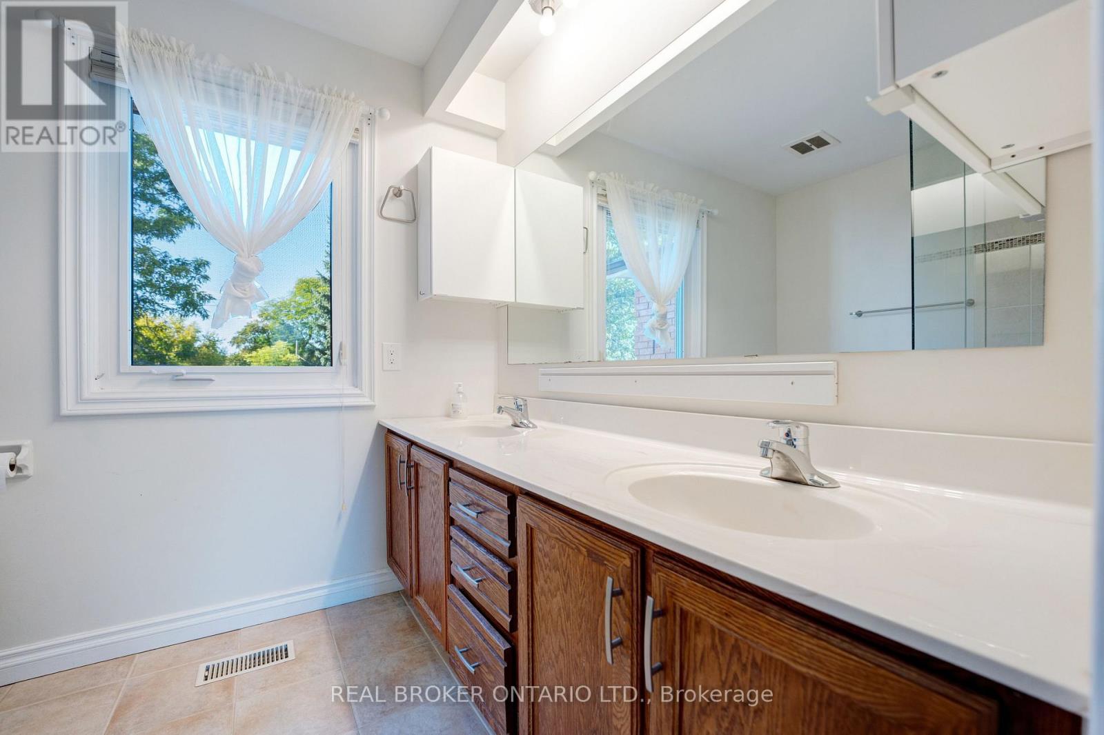 87a Hill Crescent, Toronto, Ontario  M1M 1J3 - Photo 25 - E12487643