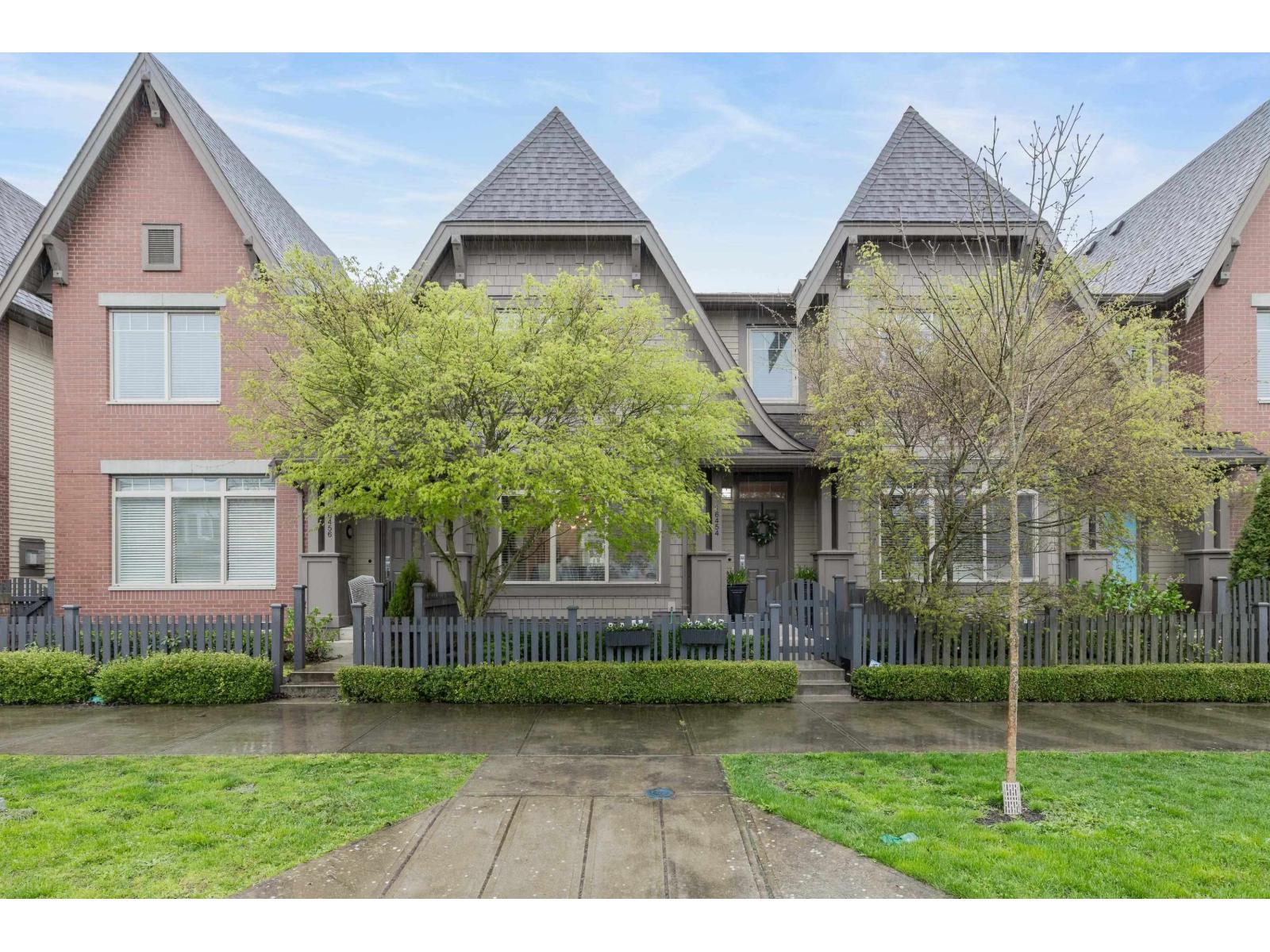 16454 25 AVENUE, Surrey, British Columbia