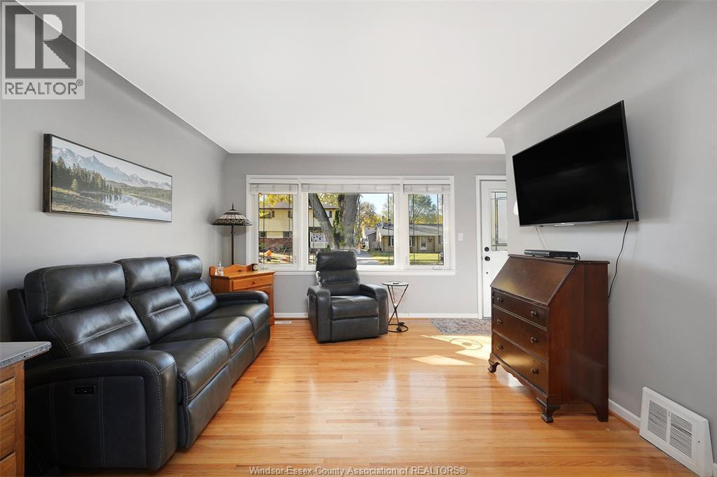 3276 Virginia Park Avenue, Windsor, Ontario  N9E 2C3 - Photo 4 - 25027447