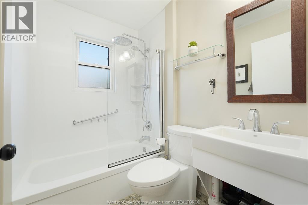 3276 Virginia Park Avenue, Windsor, Ontario  N9E 2C3 - Photo 13 - 25027447