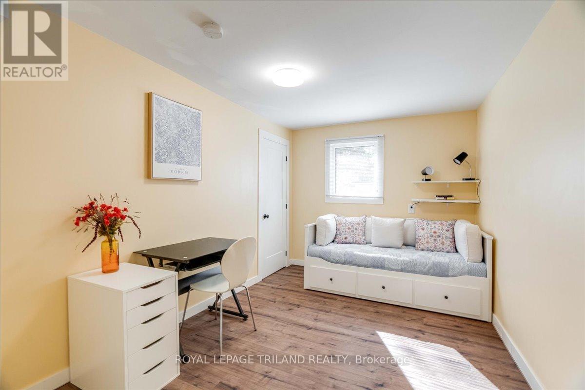 19 Front Avenue, Southwest Middlesex, Ontario  N0L 1A0 - Photo 26 - X12487719