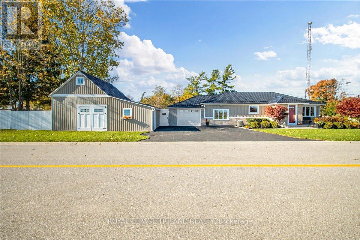 19 Front Avenue, Southwest Middlesex, Ontario  N0L 1A0 - Photo 3 - X12487719