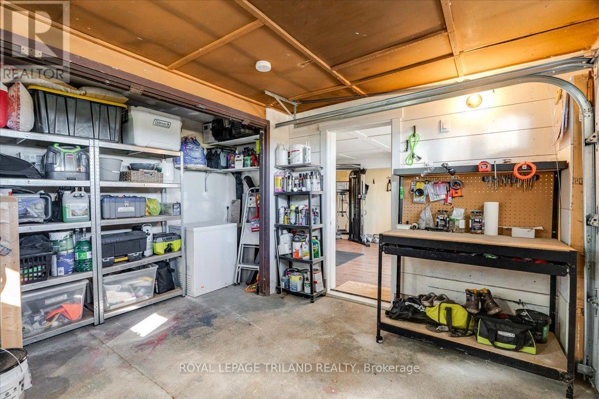 19 Front Avenue, Southwest Middlesex, Ontario  N0L 1A0 - Photo 30 - X12487719