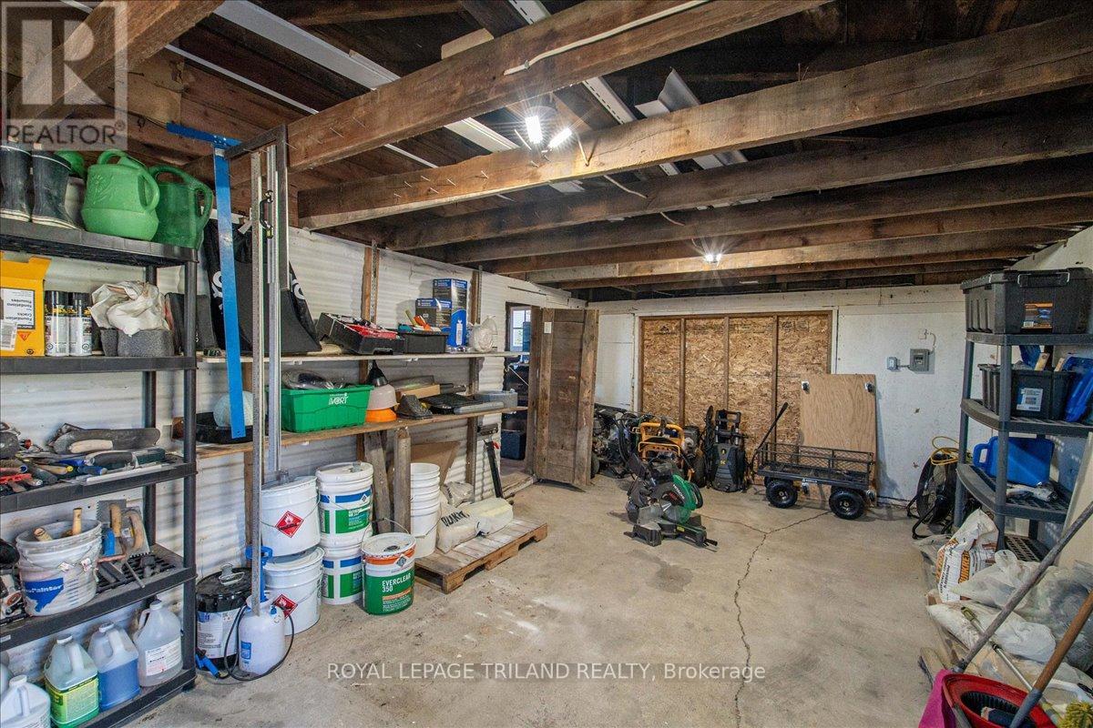 19 Front Avenue, Southwest Middlesex, Ontario  N0L 1A0 - Photo 36 - X12487719