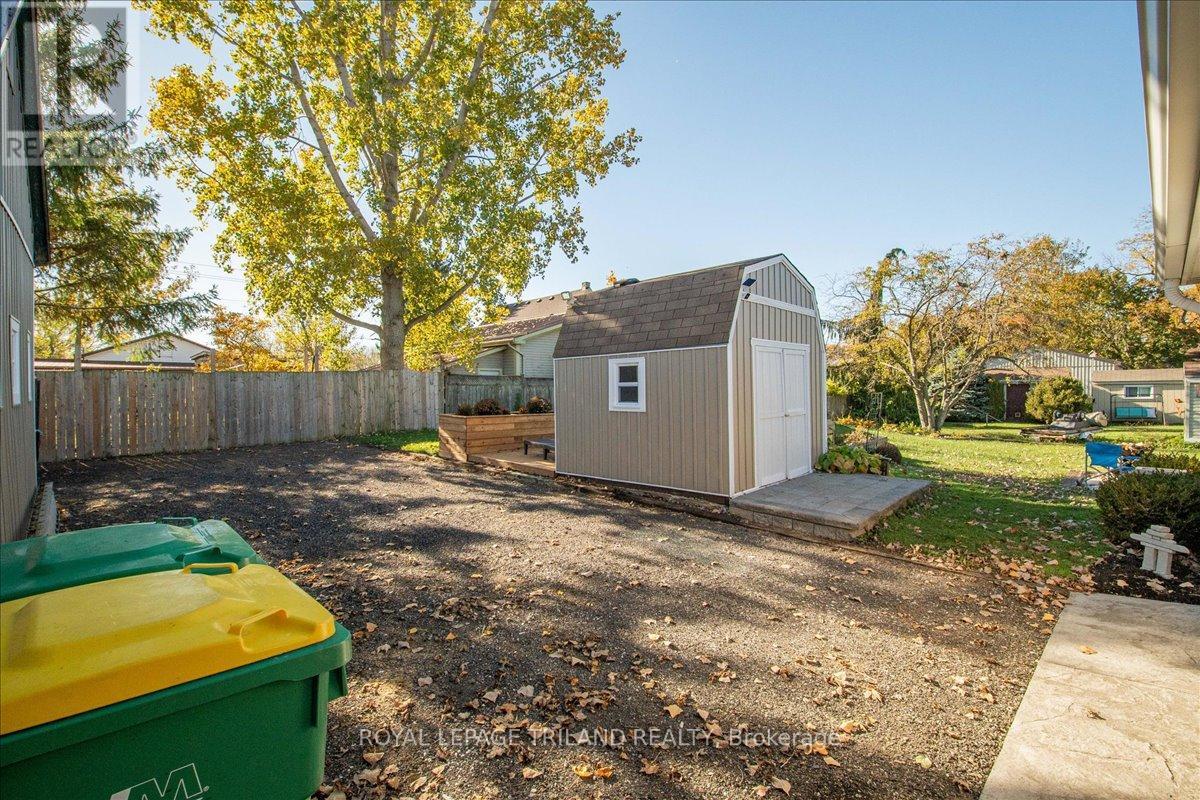 19 Front Avenue, Southwest Middlesex, Ontario  N0L 1A0 - Photo 37 - X12487719