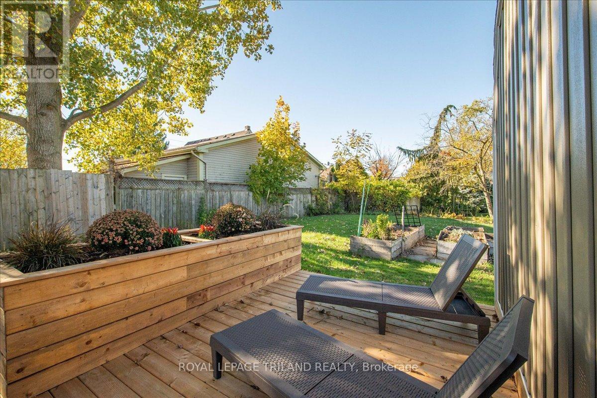 19 Front Avenue, Southwest Middlesex, Ontario  N0L 1A0 - Photo 38 - X12487719