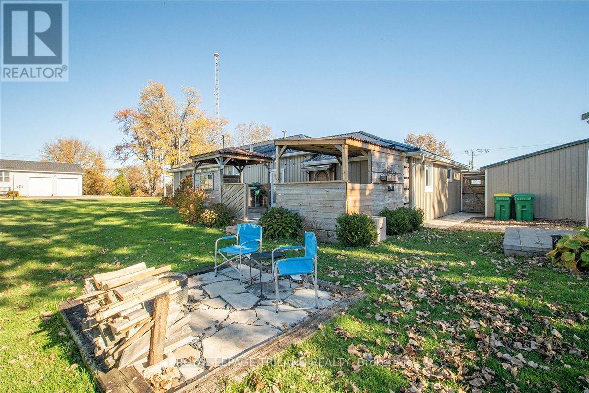 19 Front Avenue, Southwest Middlesex, Ontario  N0L 1A0 - Photo 39 - X12487719