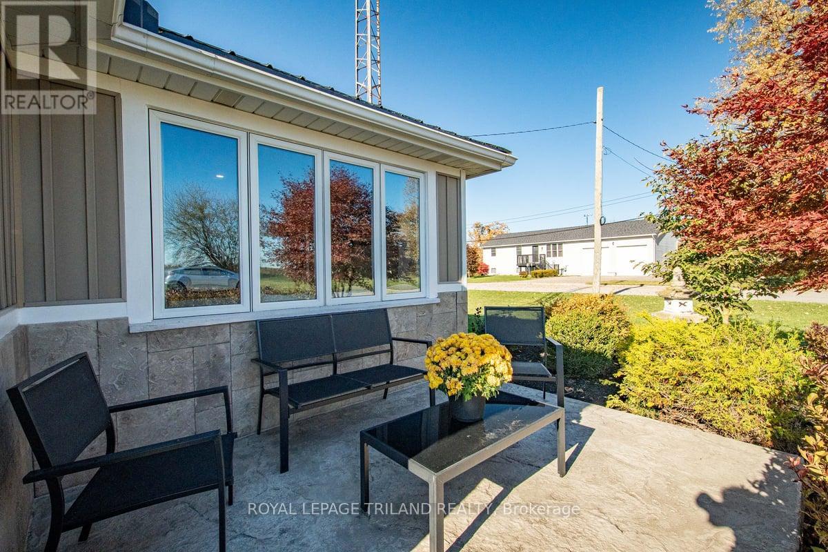 19 Front Avenue, Southwest Middlesex, Ontario  N0L 1A0 - Photo 7 - X12487719