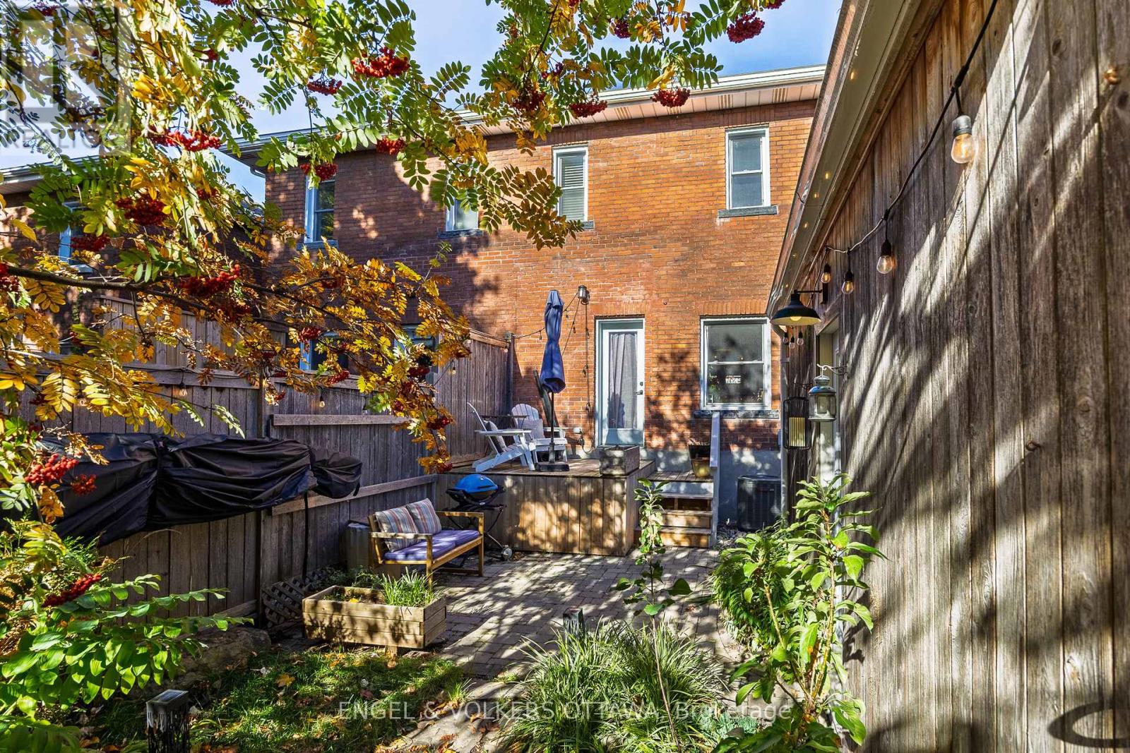 8 Foster Street, Ottawa, Ontario  K1Y 3J4 - Photo 32 - X12487700