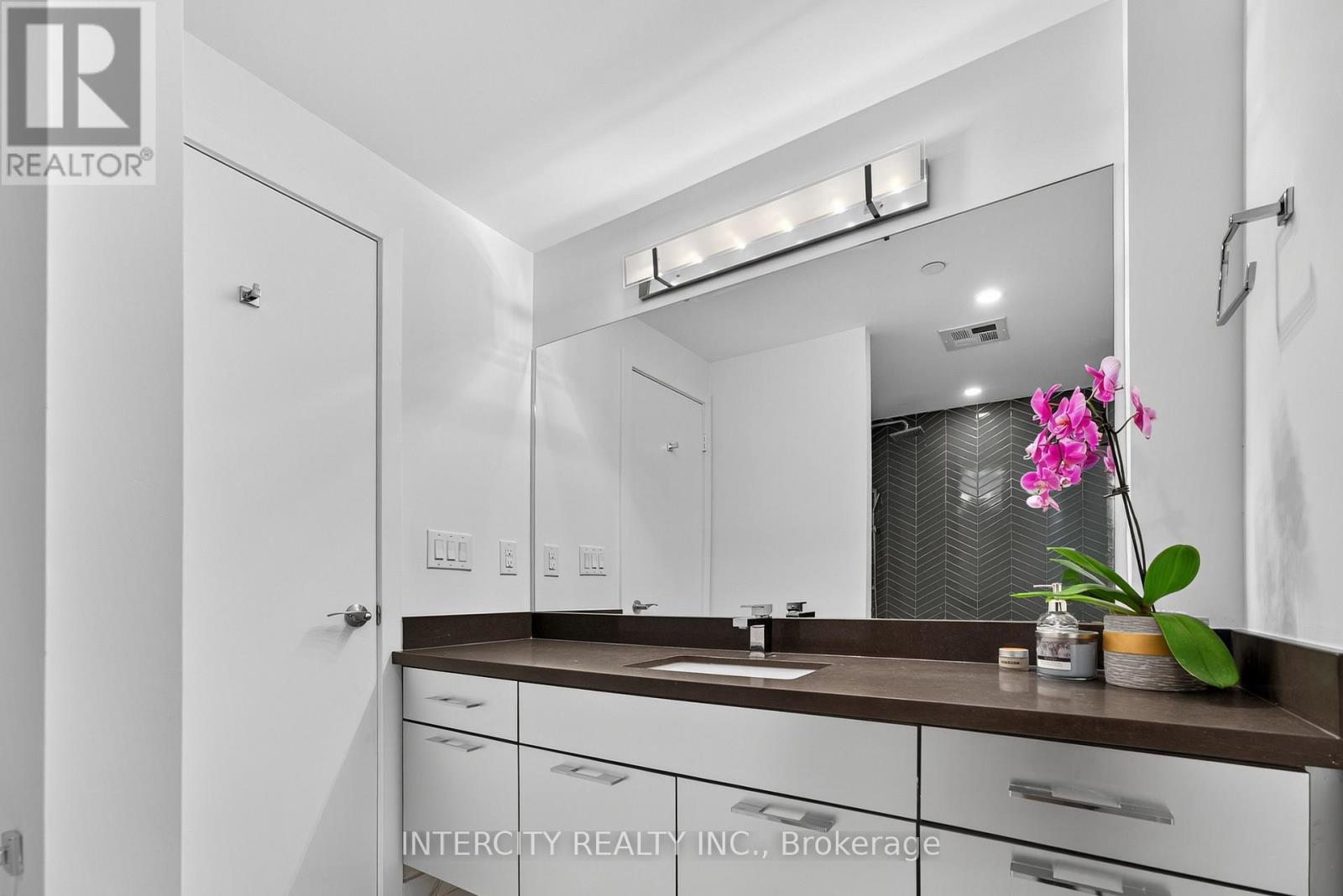 Ph05 - 2910 Highway 7 Road, Vaughan, Ontario  L4K 0H8 - Photo 33 - N12487654