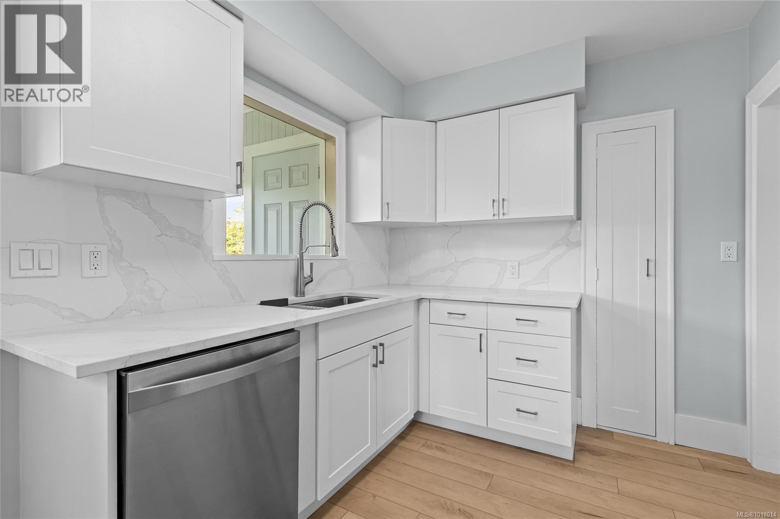 3337 Kingsley St, Saanich, British Columbia  V8P 4J8 - Photo 11 - 1018014