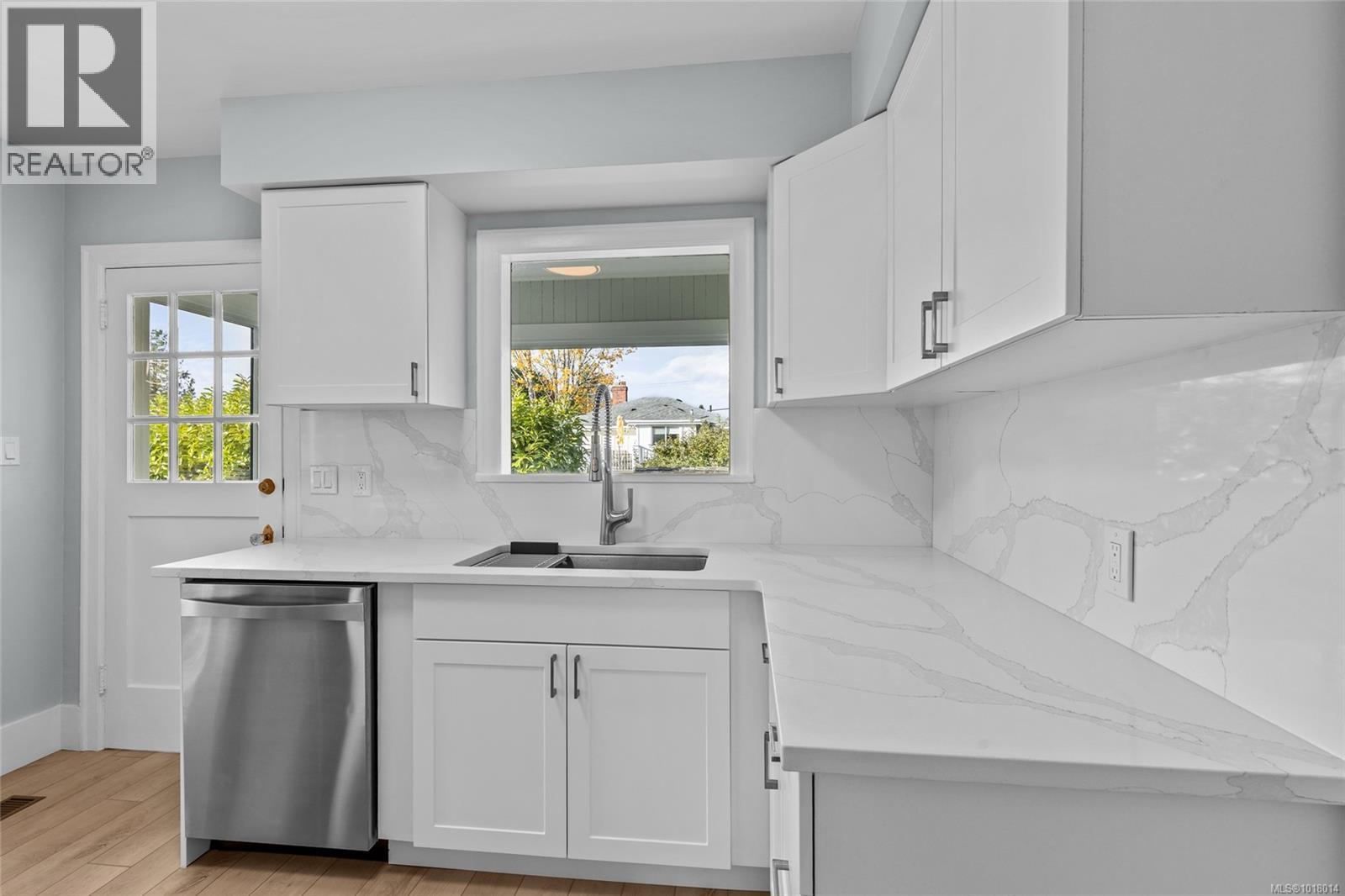 3337 Kingsley St, Saanich, British Columbia  V8P 4J8 - Photo 13 - 1018014